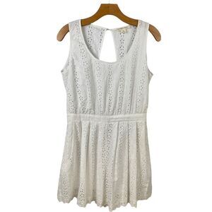 DOUBLE Zero White Broderie Eyelet Triangle Open Back Romper Short Size M